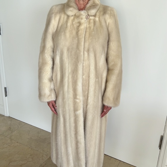 Tourmaline Mink Coat Notch Collar Coat - Picture 2 of 10